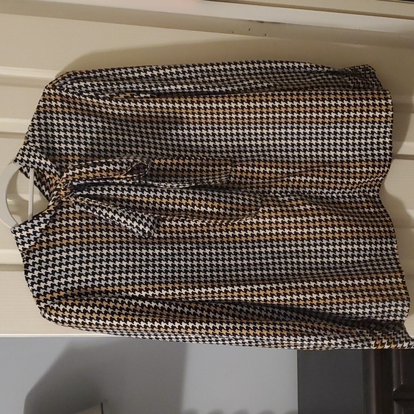 Ann Taylor Mock Neck Blouse, XL, Houndstooth - Picture 6 of 10